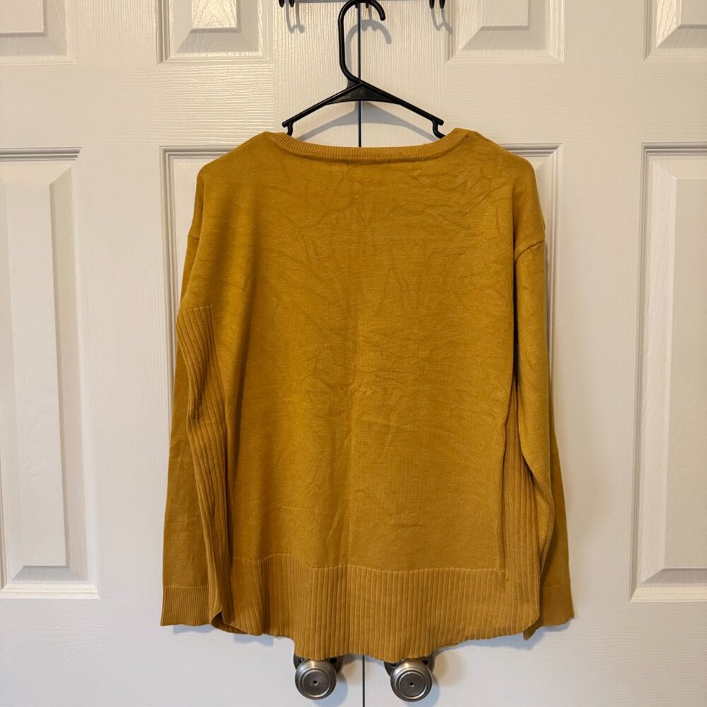 Sweaters Bundle - Picture 4 of 4